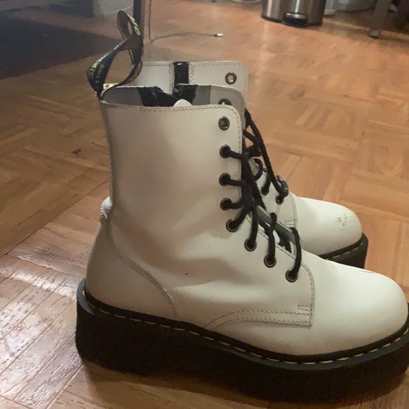 White platform doc martens - Picture 2 of 3